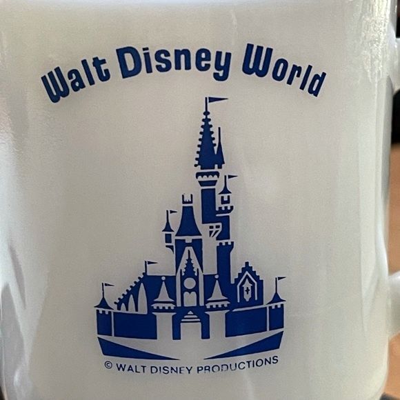 Walt Disney World Cinderellas Castle White Milk Glass Cappuccino Cup Unique Rare - Picture 3 of 8